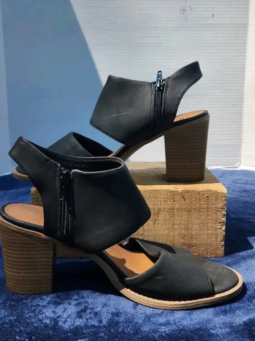Women’s Black Open-Toe Block Heel Sandals